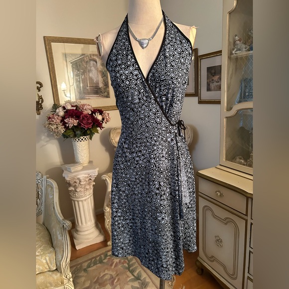 BCBGMaxAzria Black/BlueGeometric Backless Dress Size M. C:4600